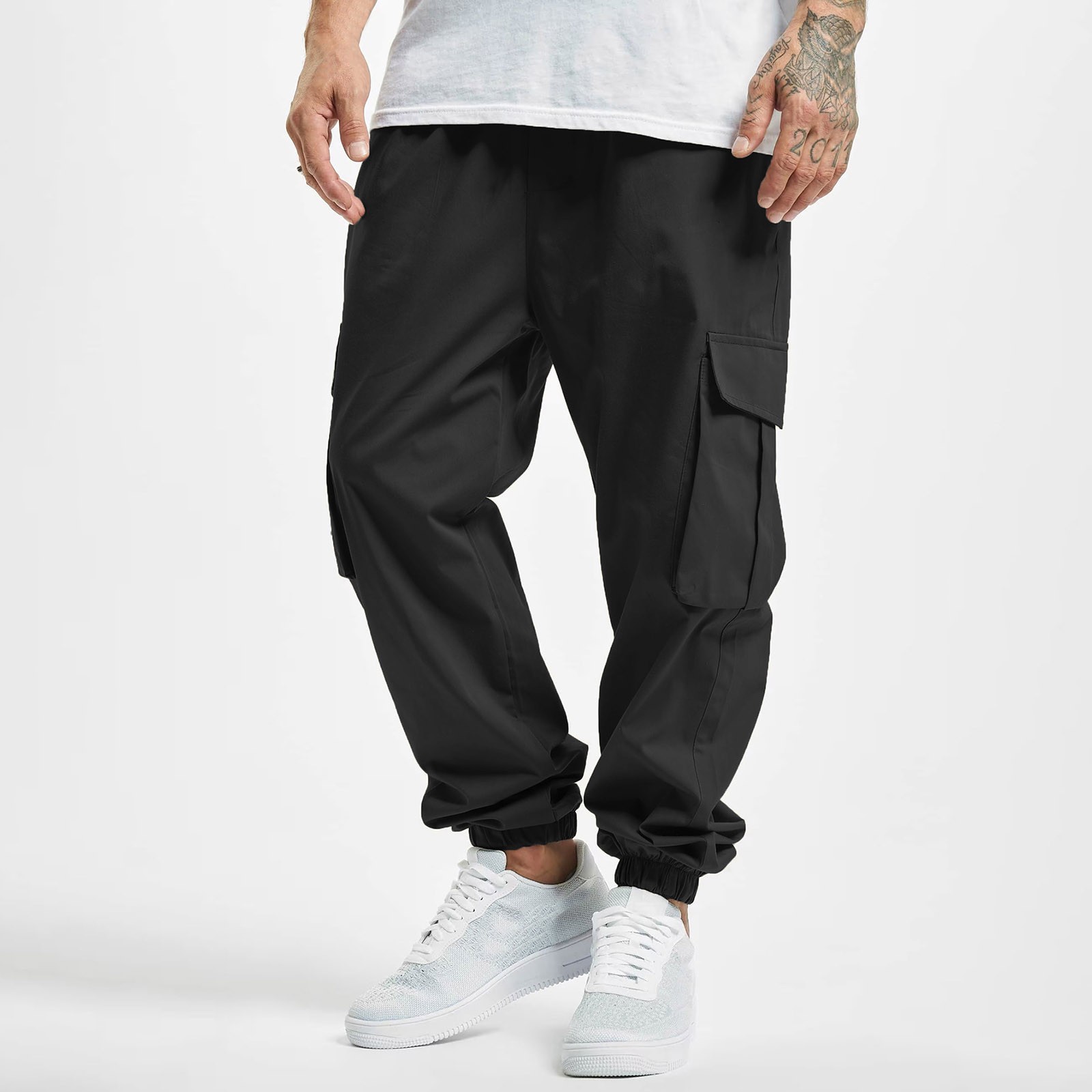 thumbnail image 2 of Pantalones cargo de color liso para hombre, aptos para todas las estaciones, con bolsillos. Mono deportivo informal de poliéster., 2 of 7